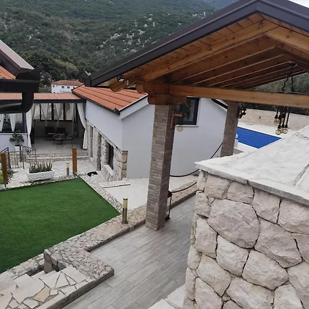 Villa Vilic *